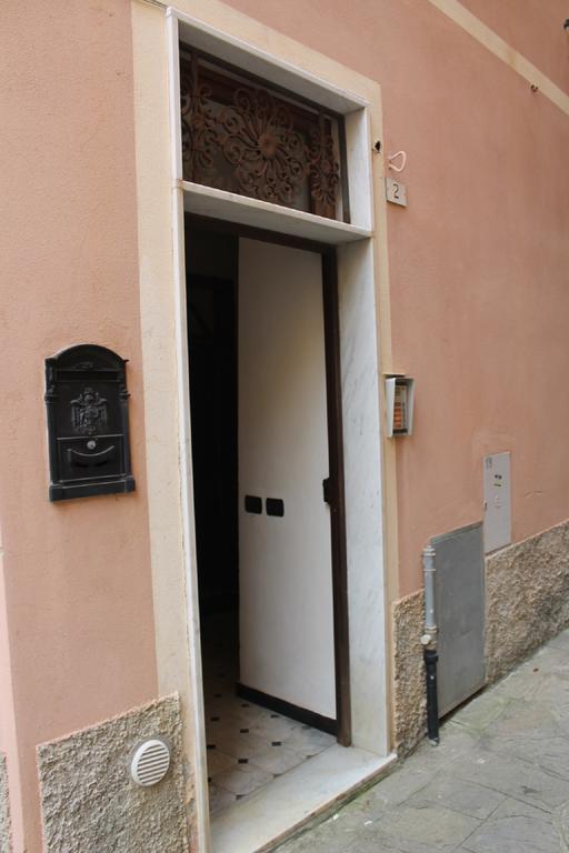 A Due Passi Dal Mare Hotel Moneglia Bagian luar foto